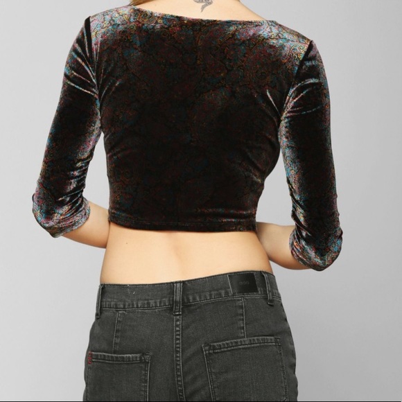 New Ecote Bianca Velvet Cropped Top - Picture 3 of 5